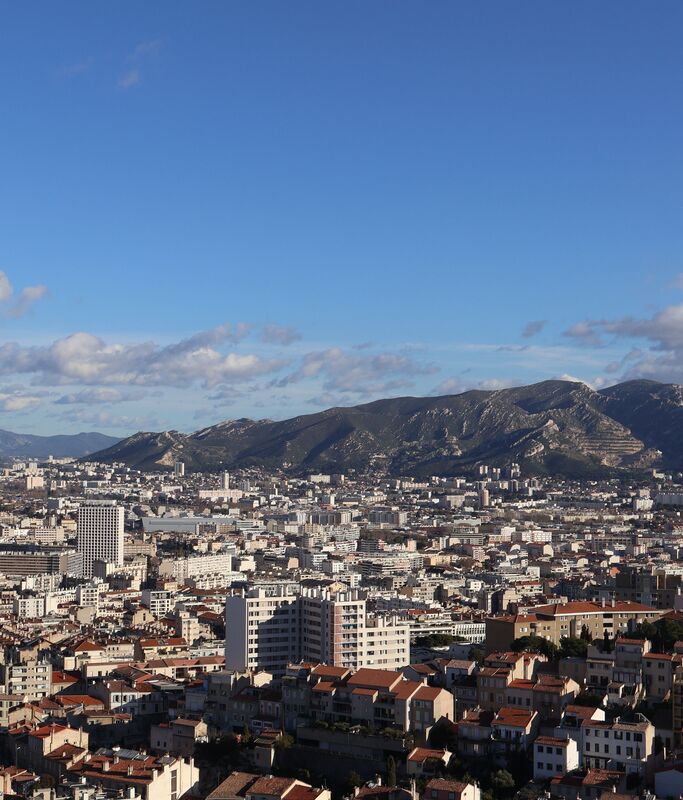 vue panoramique sur le 11e arrondissement de Marseille, 13011